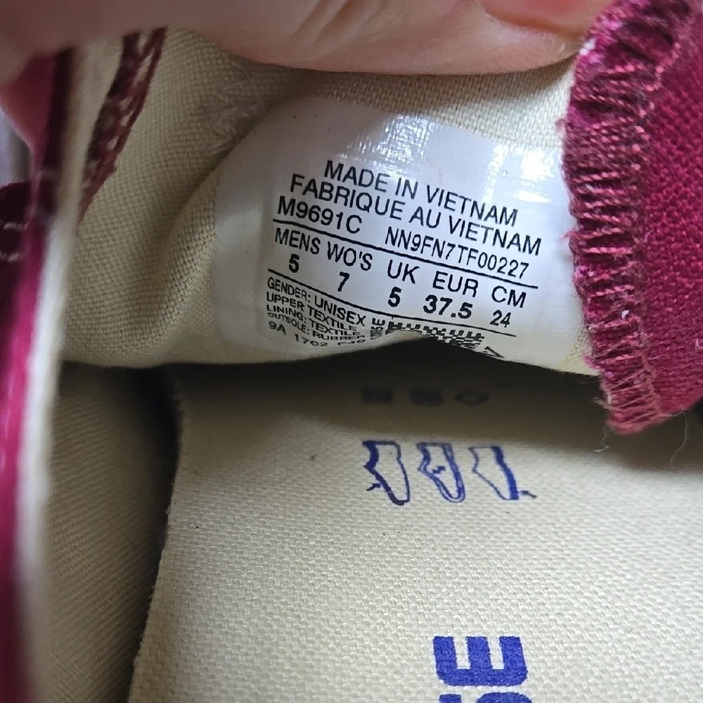 Converse CTAS Burgundy Canvas Sneakers In Burgundy Sz Womens 7 Mens 5 - Picture 6 of 7